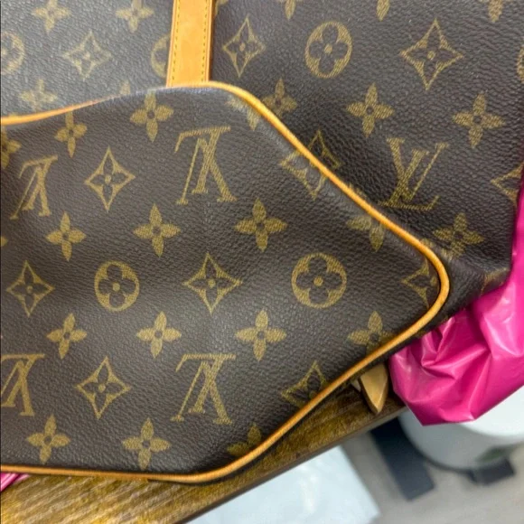 Louis Vuitton Monogram Canvas Tote in Brown with Tan Handles - Picture 3 of 8